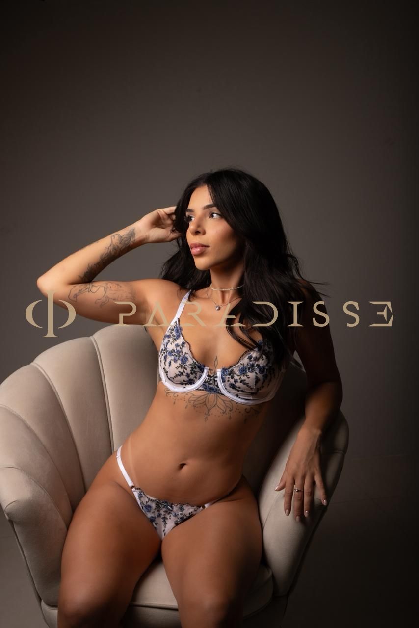 Escorts VIP Paradisse - Livia